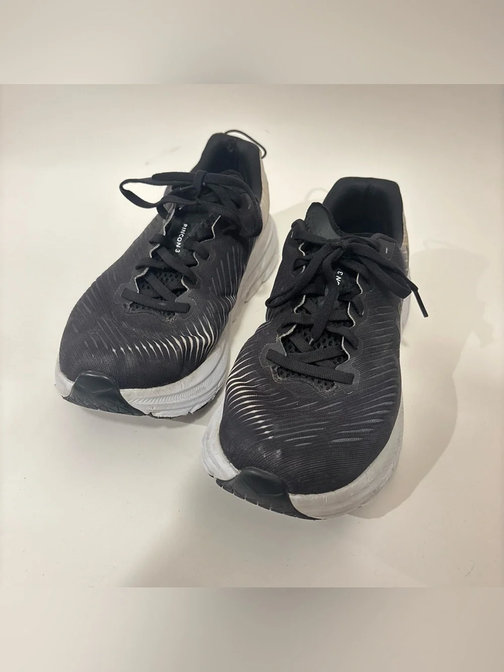 HOKA women’s Rincon 3 size 8